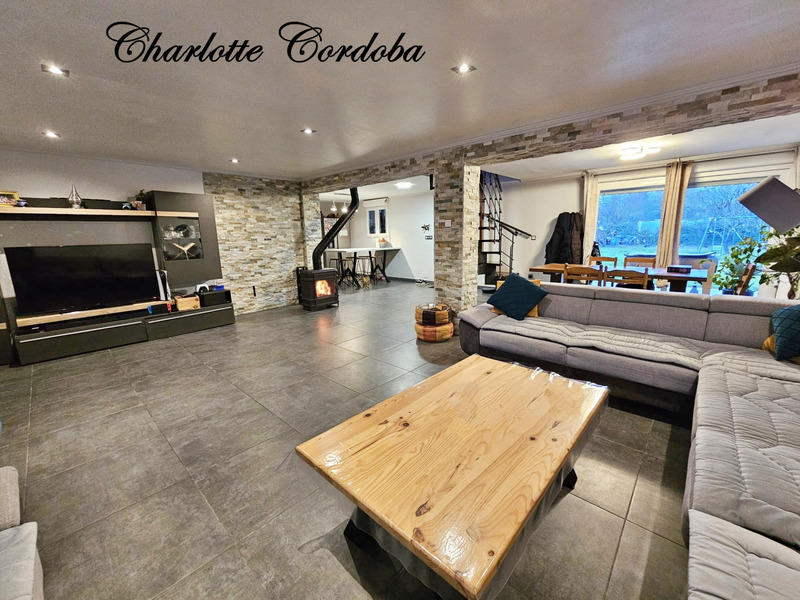 Maison - 140 m² - 5 pièces