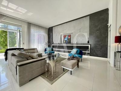 Appartement - 230 m² - 6 pièces