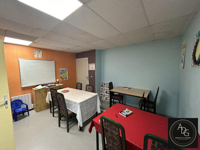 Local d'activités - 100 m² - 4 pièces