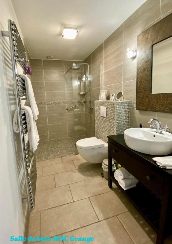 Maison - 298 m² - 9 pièces