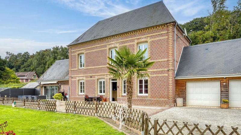 Maison bourgeoise - 212 m² - 8 pièces