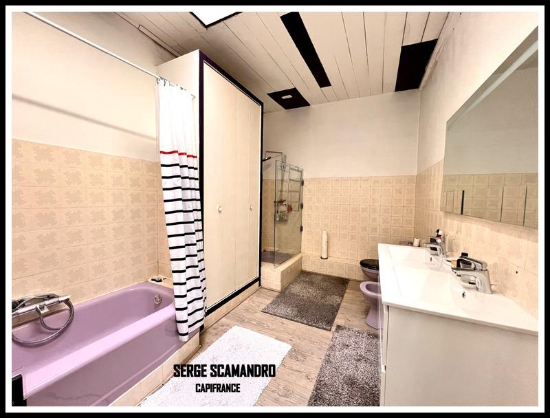 Immeuble - 130 m² - 5 pièces