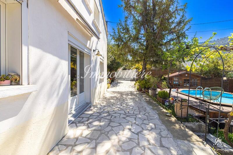 Maison - 120 m² - 7 pièces