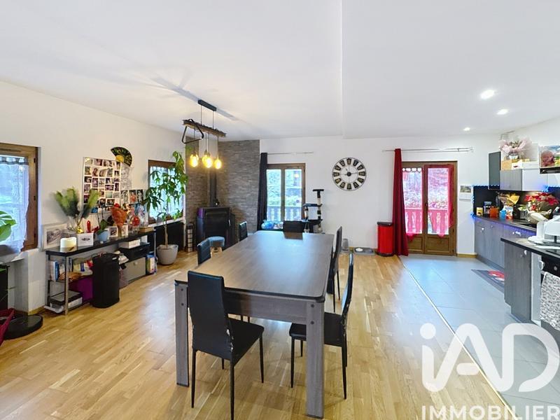 Châlet - 300 m² - 4 pièces