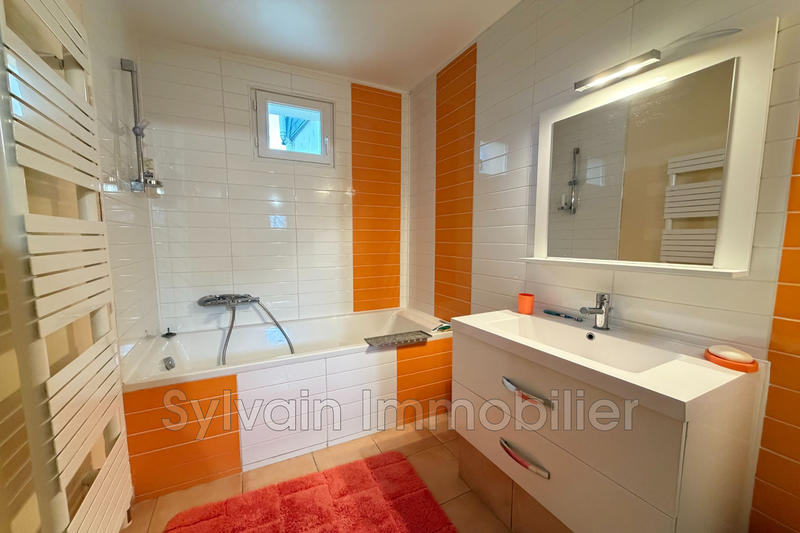 Maison - 231 m² - 6 pièces