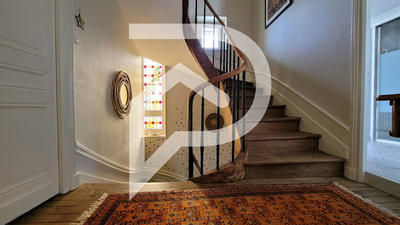 Maison - 283 m² - 11 pièces