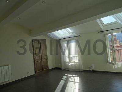 Appartement - 142 m² - 5 pièces