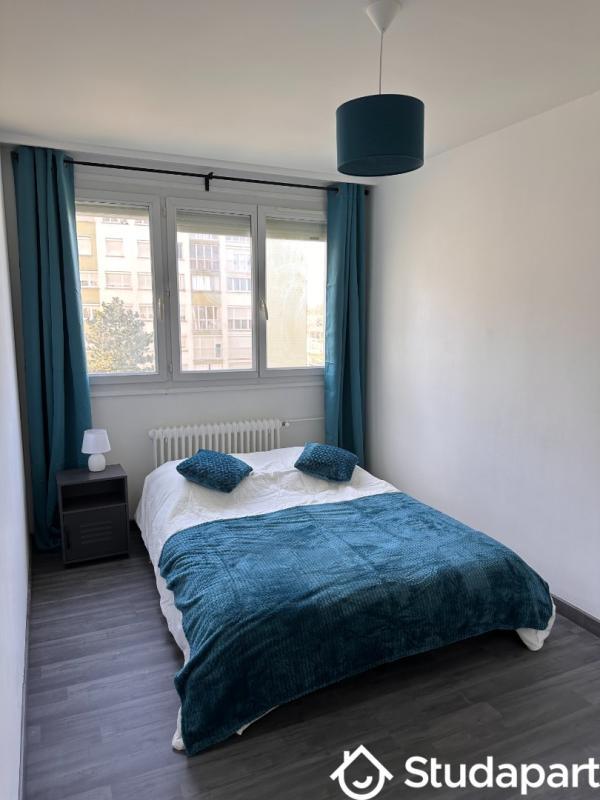 Chambre - 11 m² - 1 pièce