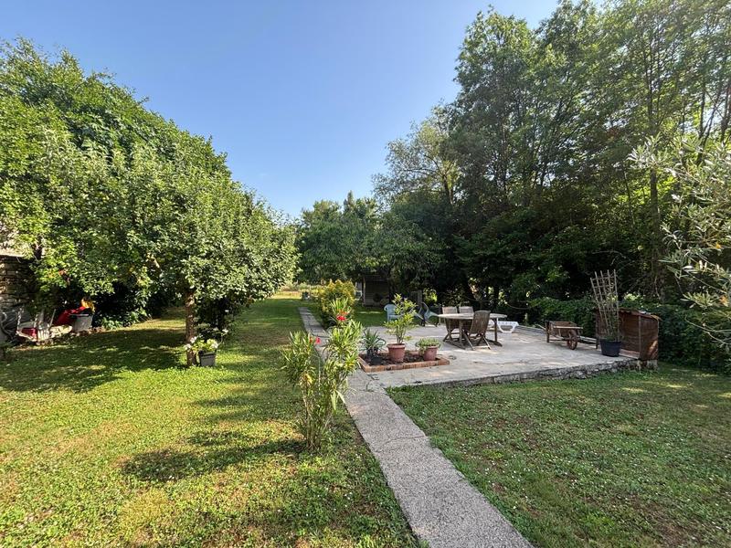 Maison - 237 m² - 10 pièces