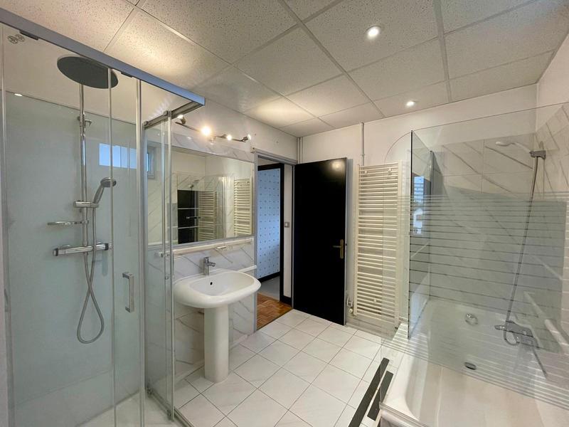 Appartement - 98 m² - 4 pièces