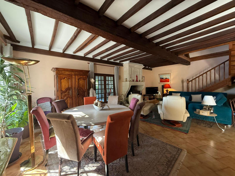 Maison - 348 m² - 13 pièces