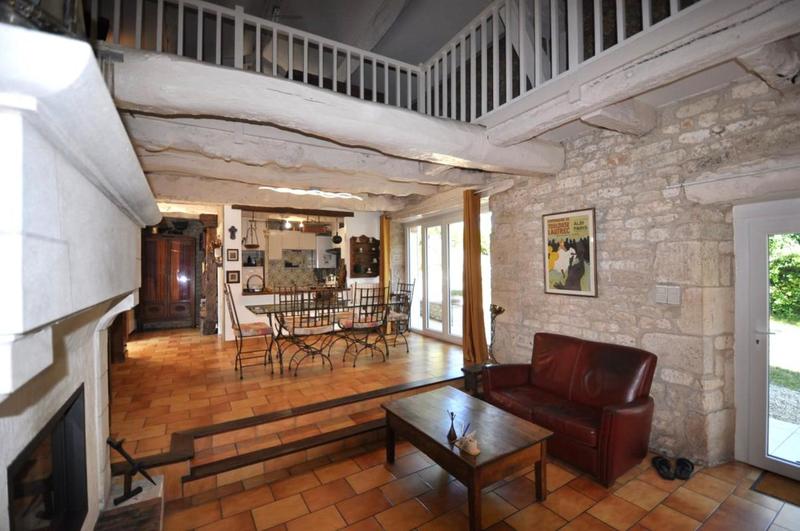 Maison en pierre - 123 m² - 6 pièces