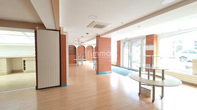 Local commercial - 172 m² - 6 pièces