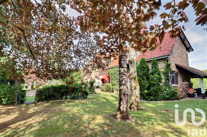 Maison - 250 m² - 10 pièces