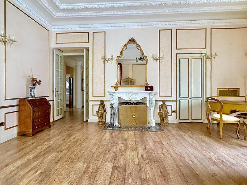 Appartement - 141 m² - 5 pièces