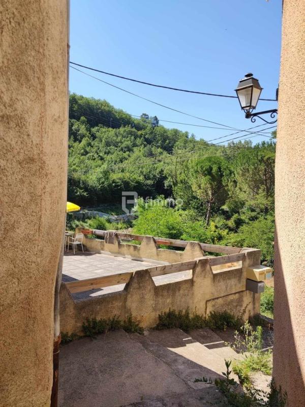 Immeuble - 113 m² - 6 pièces