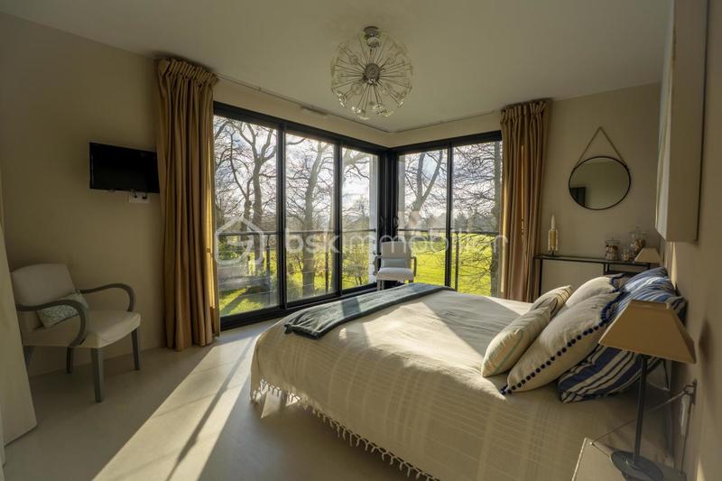 Maison d'architecte - 281 m² - 6 pièces