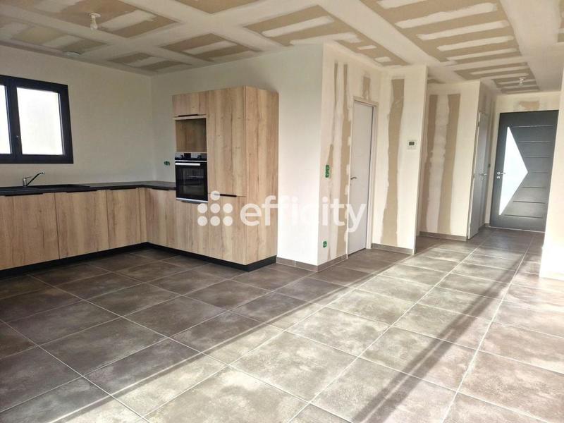 Maison - 88 m² - 4 pièces