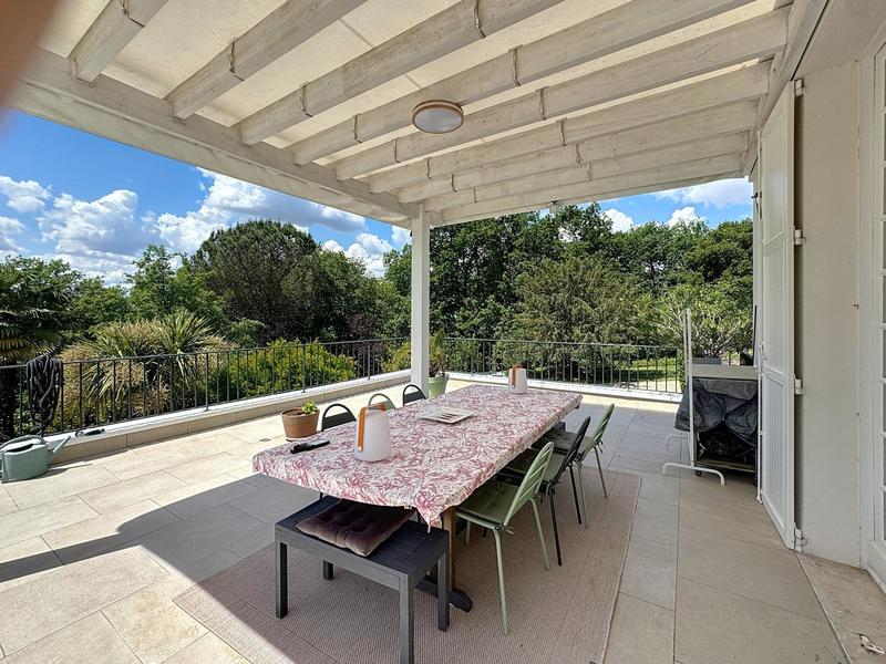 Villa - 360 m² - 7 pièces