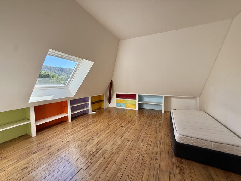 Maison - 231 m² - 10 pièces