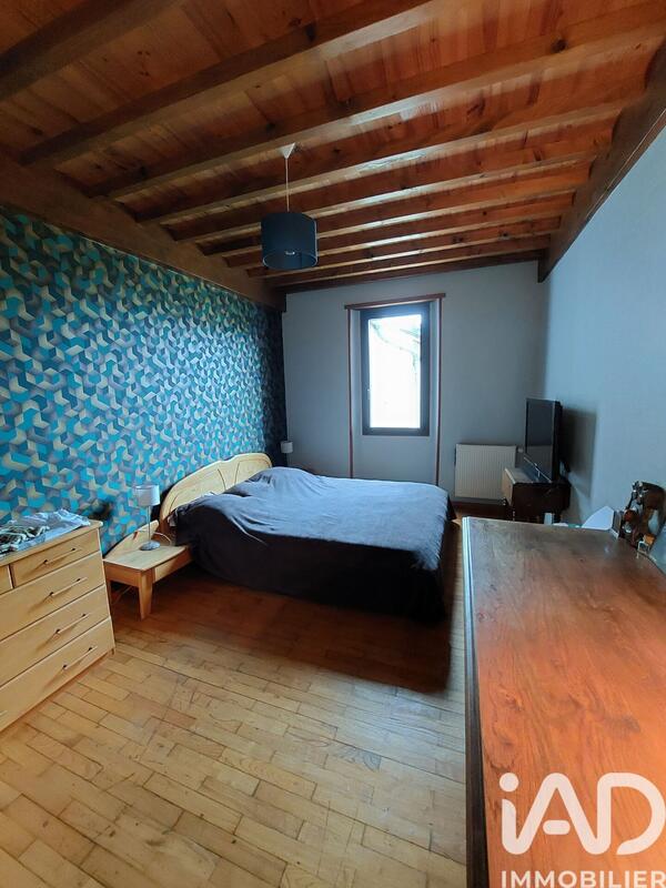 Maison - 242 m² - 7 pièces