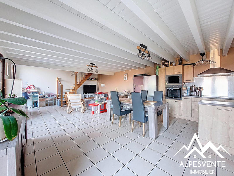 Maison - 102 m² - 4 pièces