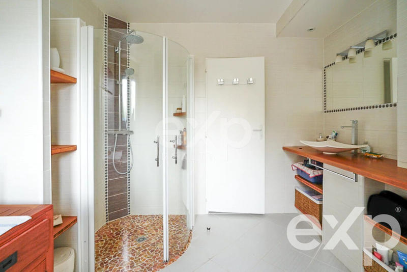 Maison - 161 m² - 7 pièces