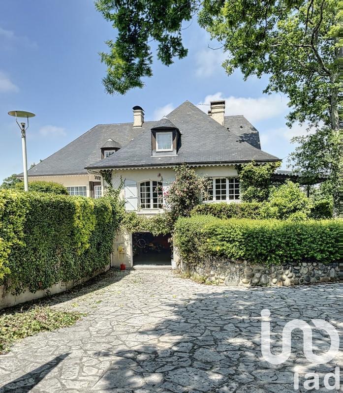 Maison de maîtres - 350 m² - 8 pièces