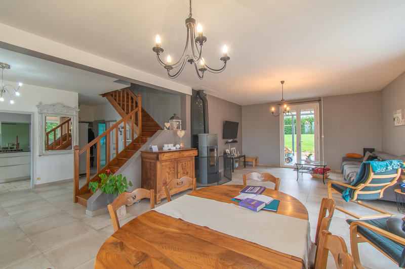 Maison - 281 m² - 10 pièces