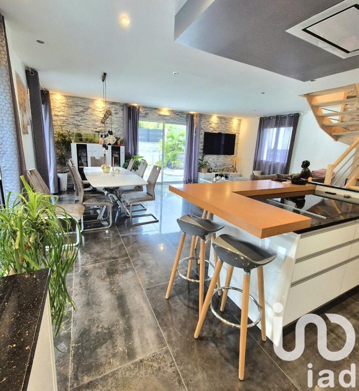 Maison - 115 m² - 5 pièces