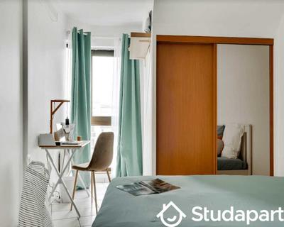 Chambre - 120 m² - 1 pièce