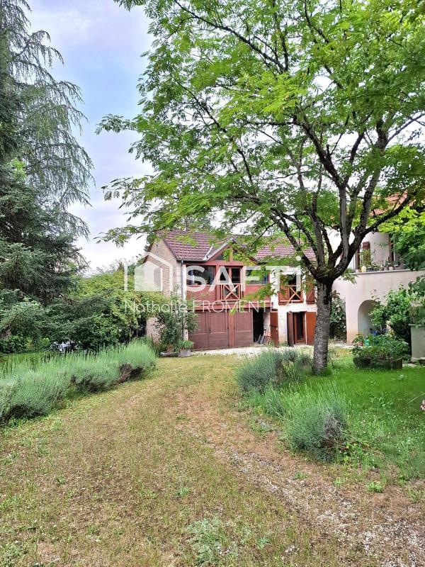 Maison de village - 162 m² - 6 pièces