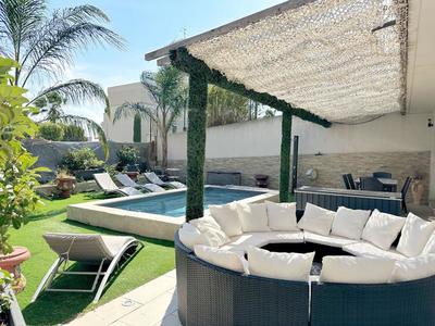 Villa - 200 m² - 5 pièces