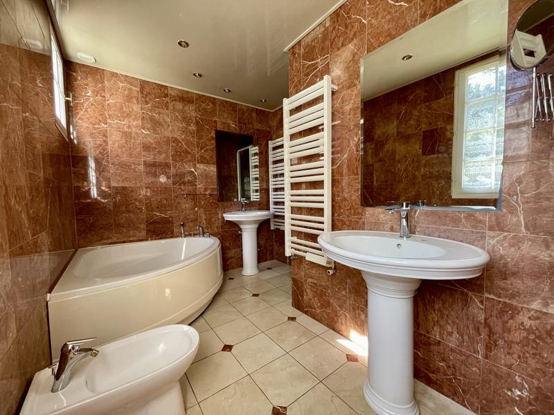 Maison ancienne - 175 m² - 8 pièces