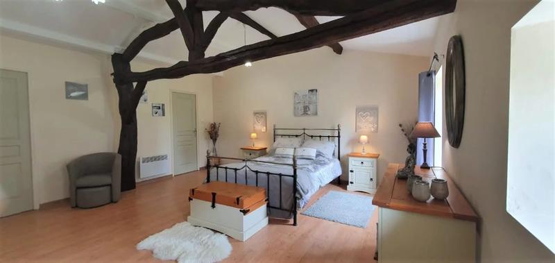 Demeure - 360 m² - 12 pièces