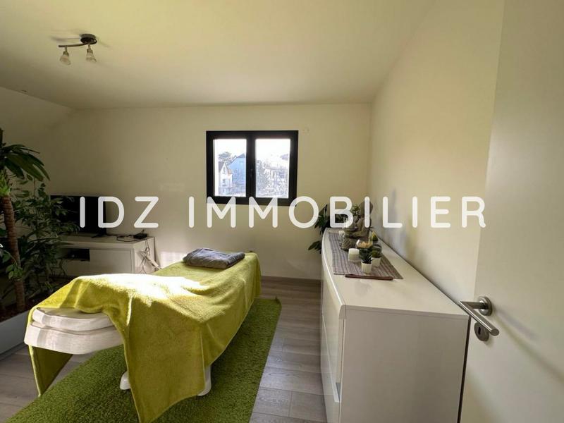 Maison - 268 m² - 9 pièces