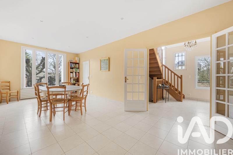 Maison - 251 m² - 10 pièces