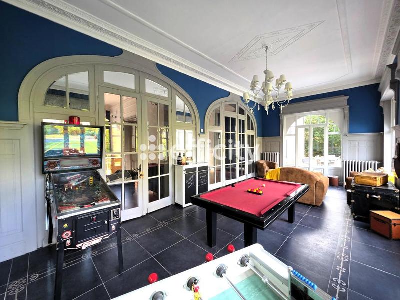 Demeure - 458 m² - 16 pièces