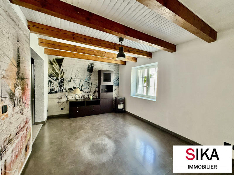 Maison - 220 m² - 8 pièces