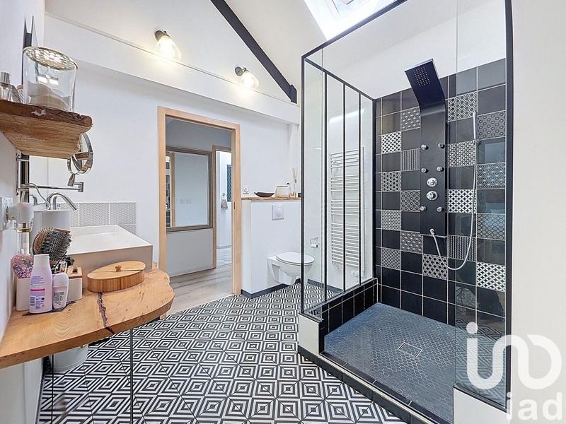 Maison - 212 m² - 7 pièces