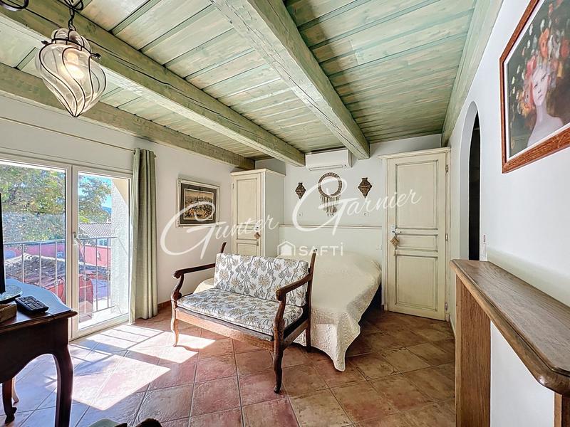 Maison - 480 m² - 16 pièces