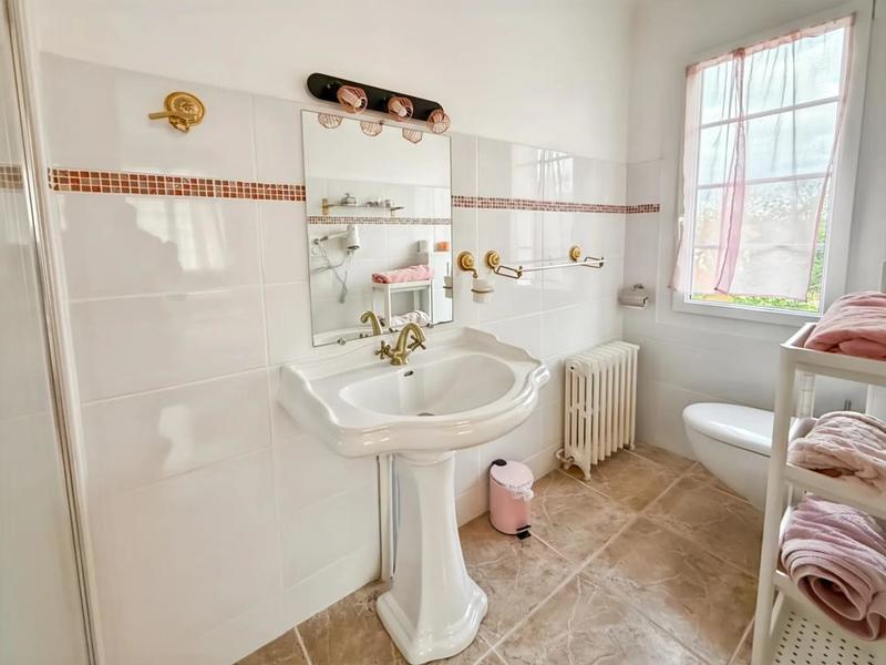 Maison - 235 m² - 6 pièces