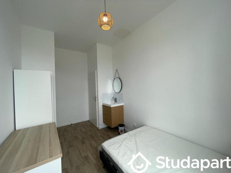 Chambre - 11 m² - 1 pièce