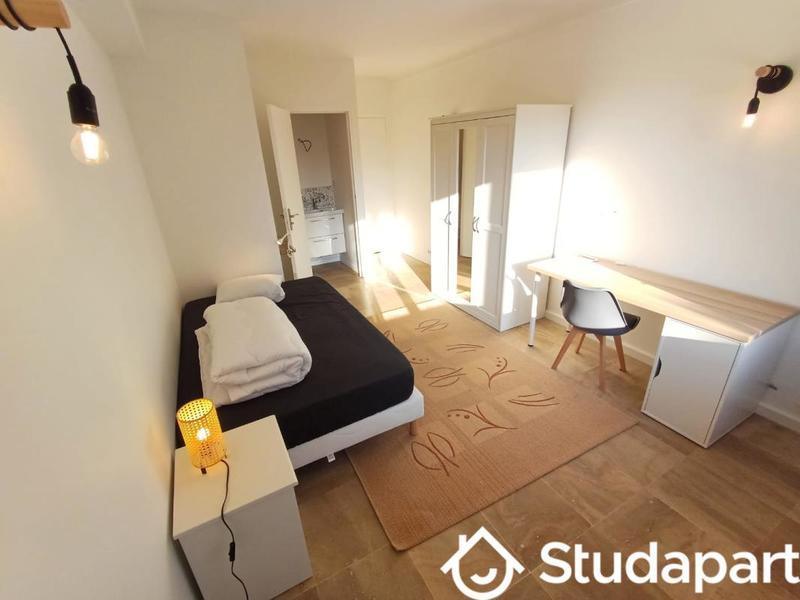 Chambre - 10 m² - 1 pièce