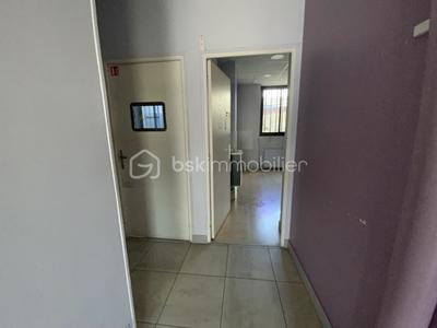 Local commercial - 149 m² - 7 pièces