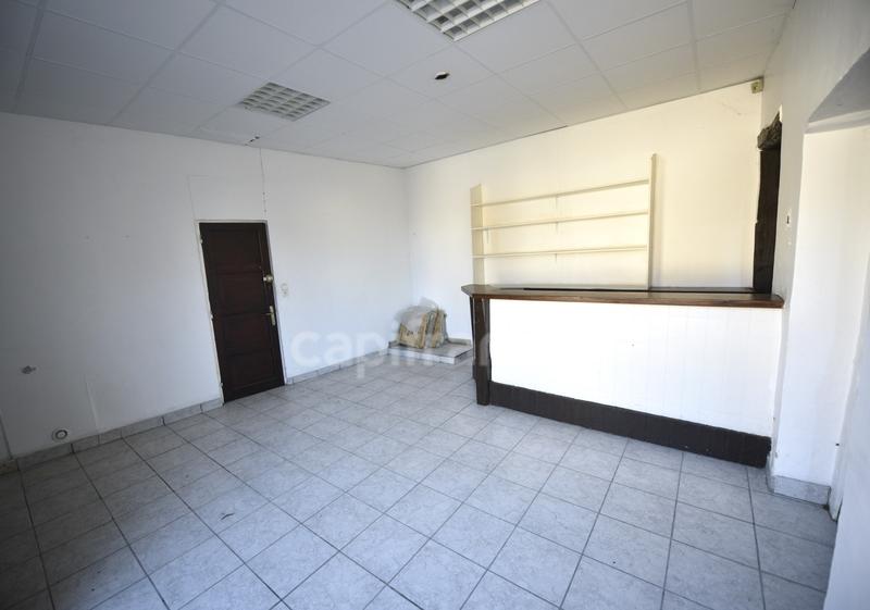 Local d'activité / Entrepôt - 160 m² - 7 pièces