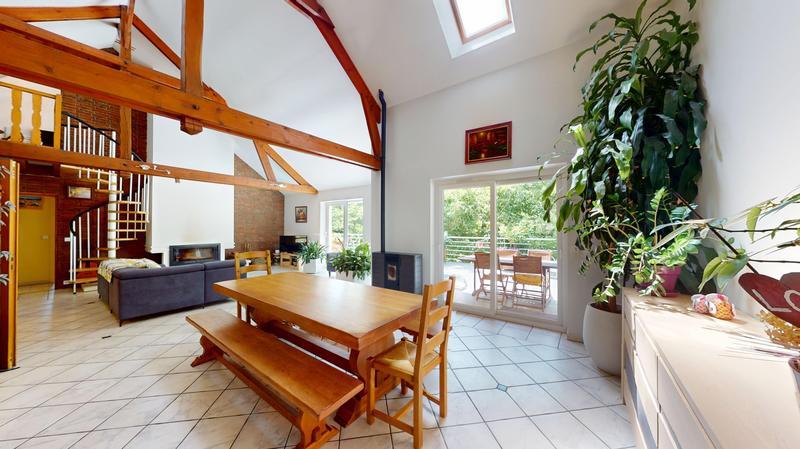 Maison - 212 m² - 8 pièces