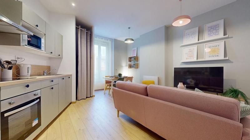 Appartement - 90 m² - 5 pièces