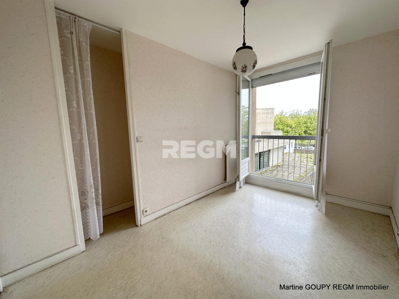 Appartement - 90 m² - 5 pièces