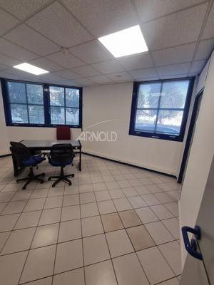 Bureau - 90 m² - 4 pièces